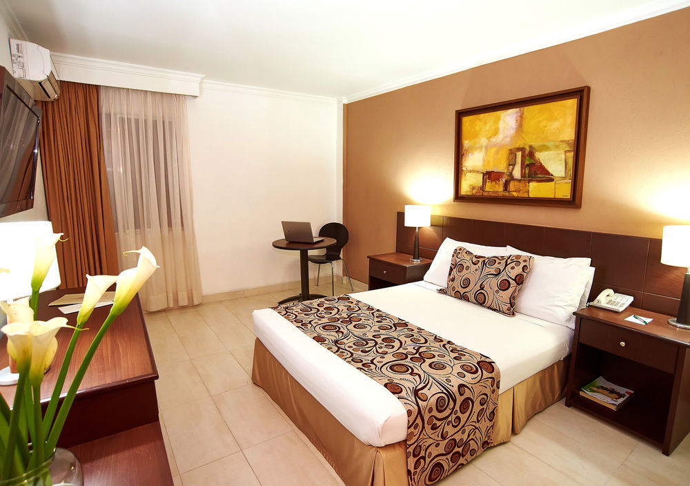 Hotel Arizona Suites Cúcuta Kültér fotó